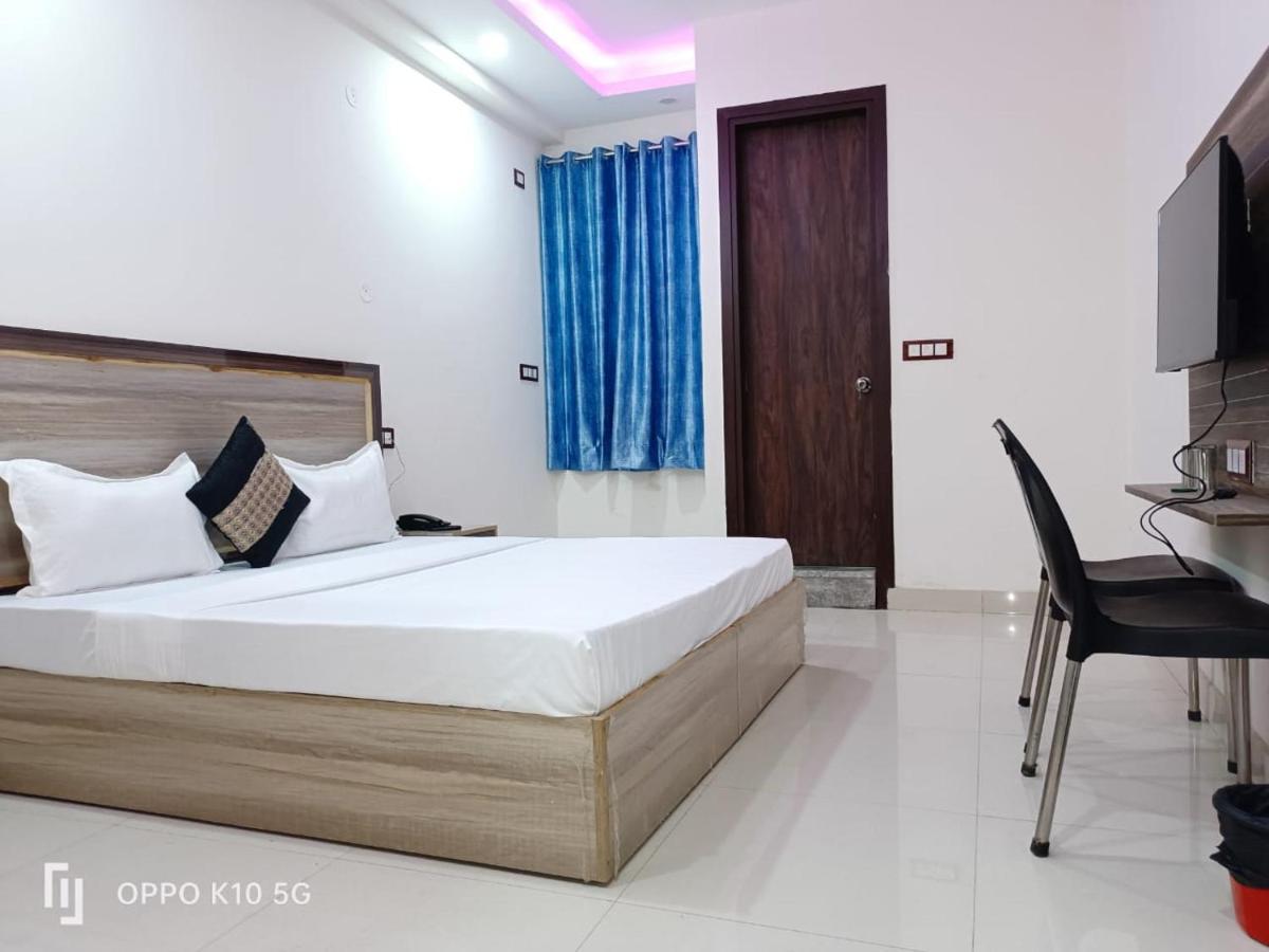 Hotel Red Velvet At Delhi Airport New Delhi Bagian luar foto