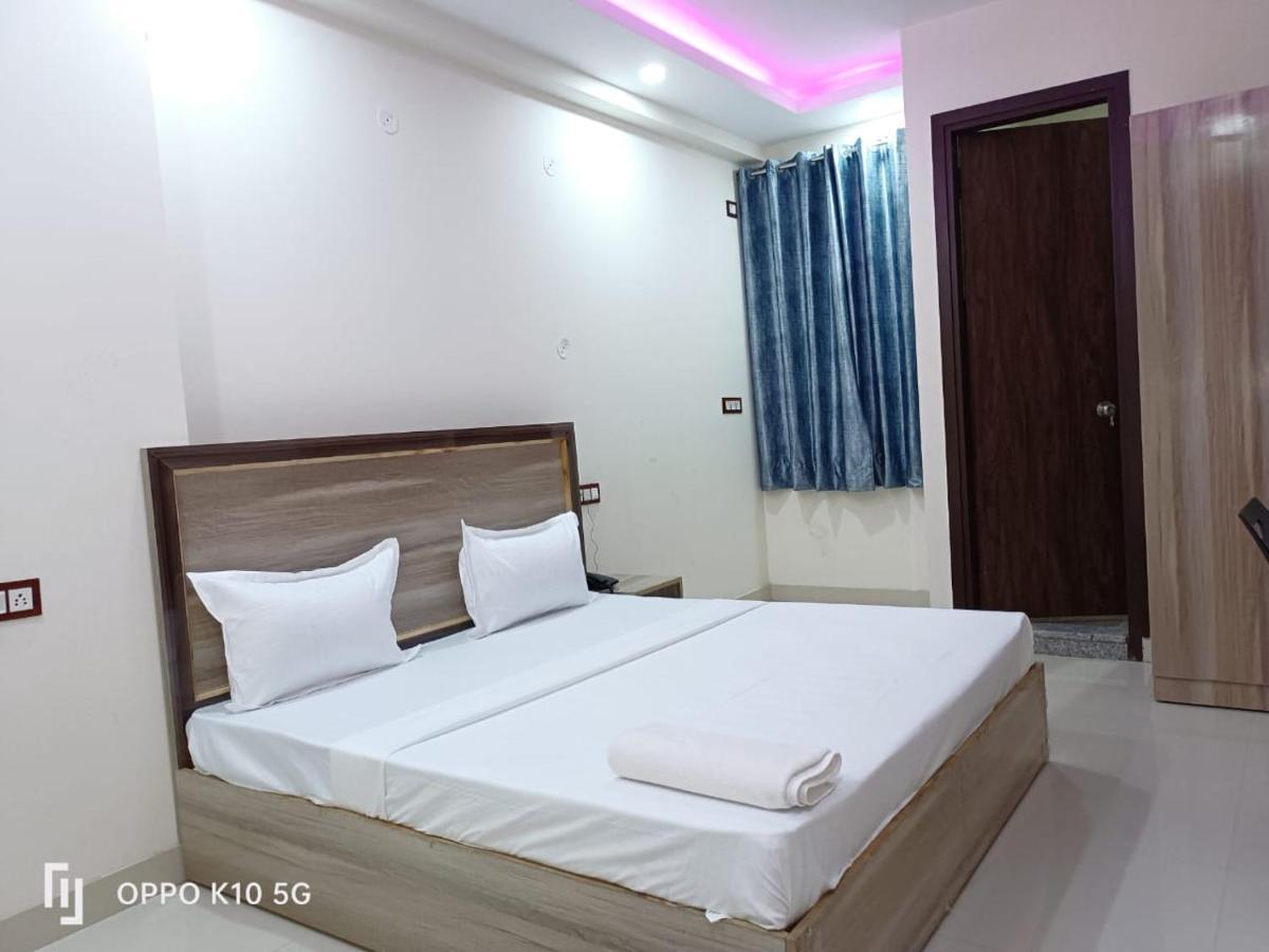 Hotel Red Velvet At Delhi Airport New Delhi Bagian luar foto