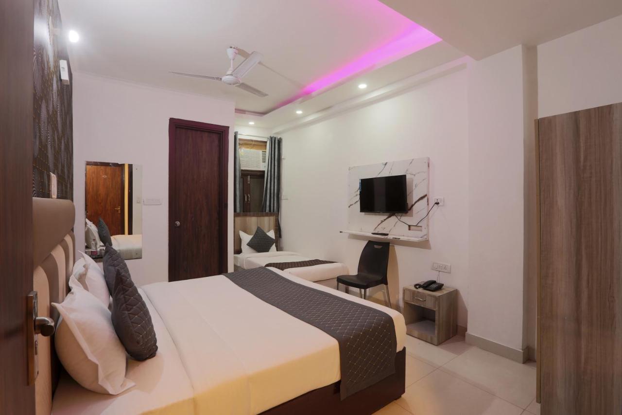 Hotel Red Velvet At Delhi Airport New Delhi Bagian luar foto