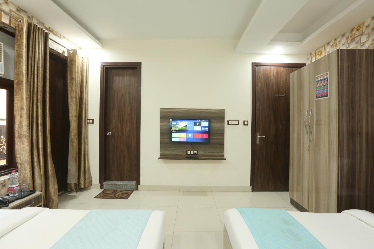 Hotel Red Velvet At Delhi Airport New Delhi Bagian luar foto